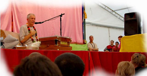 Чайтанья Чандра Чаран на духовном фестивале «Бхакти Сангама»