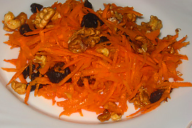 Салат из моркови и грецких орехов с кленовым сиропом