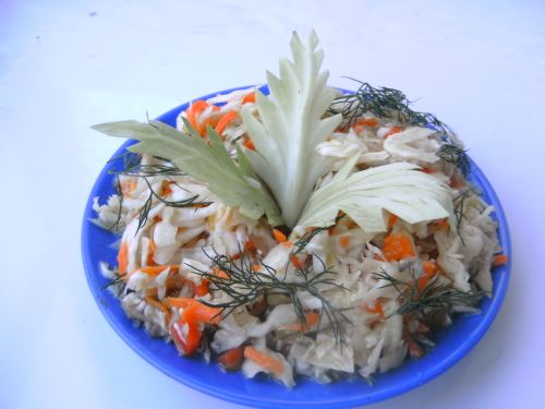 Вегетарианские украшения блюд: цветок из капуты